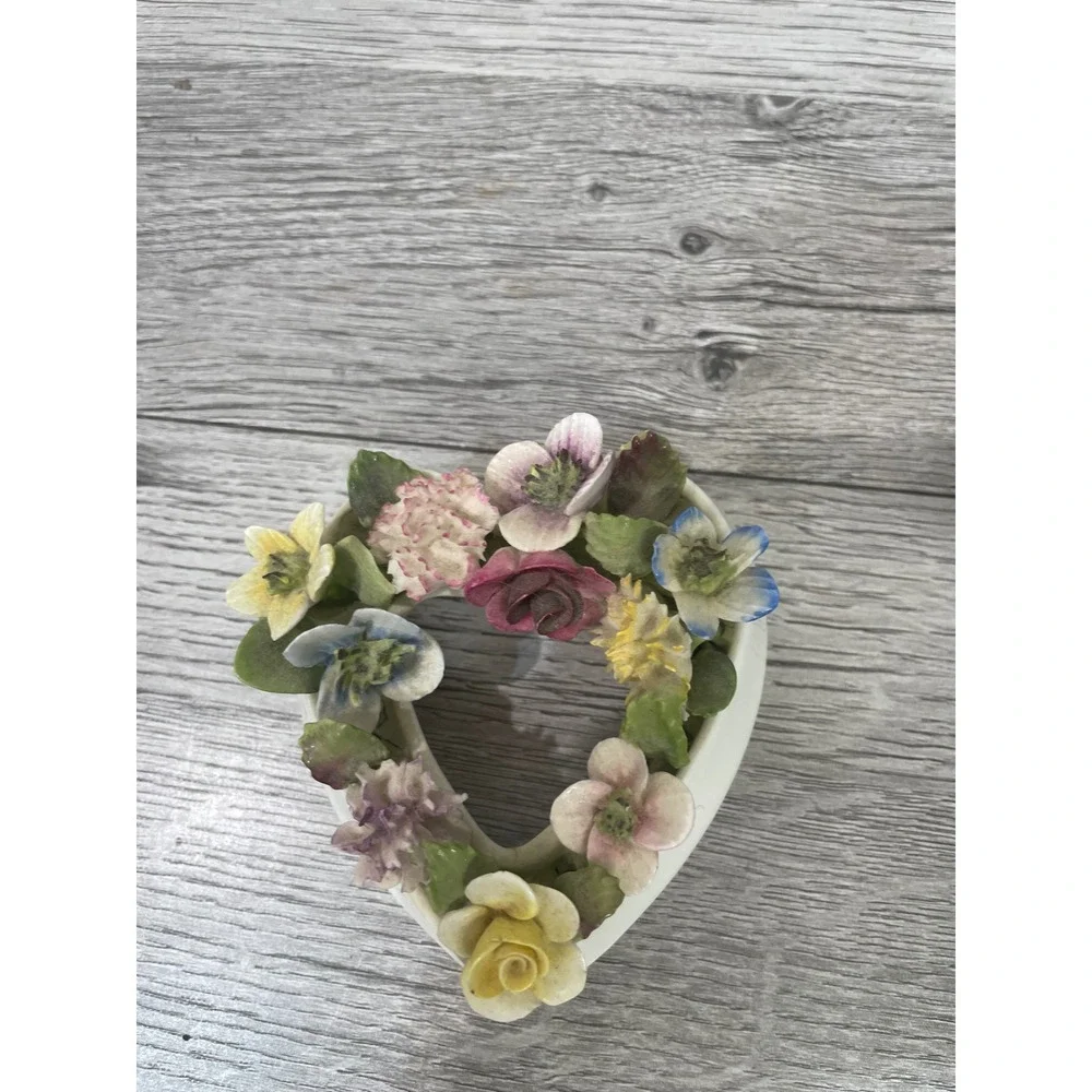 Coalport Bone China Floral Heart‎ Figurine Made in England Multi Color Porcelain